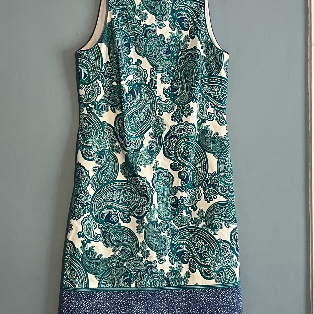 SELLING DRESS 👗 FOR WOMEN SIZE 6 COLOR FLORAL PRE-OWNED CONDITION UNNAMED BRAND